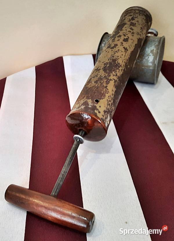 Opryskiwacz z lat PRL produkcji ZAGD w Krakowie wielkopolskie Ostrów Wielkopolski