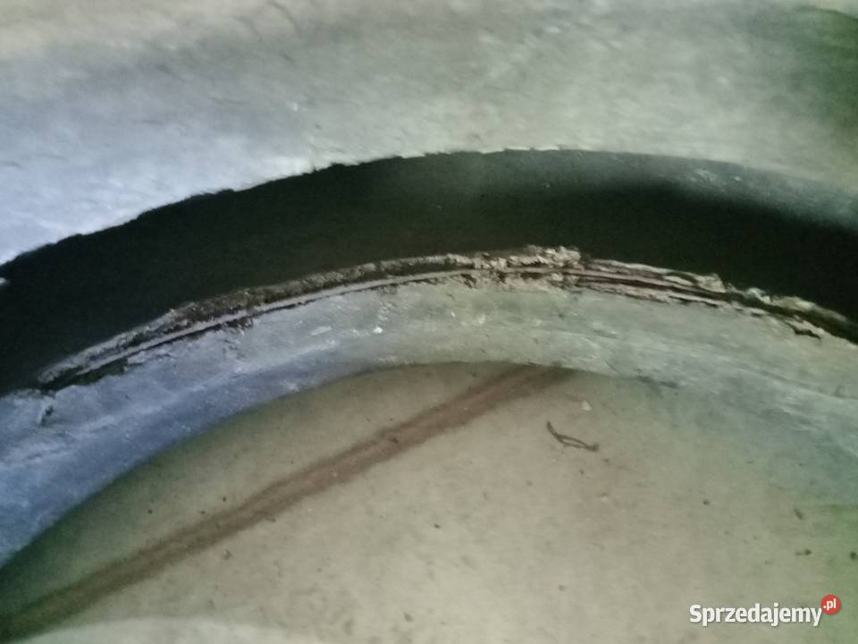 Sprzedam opony na samohody z wojny drugej