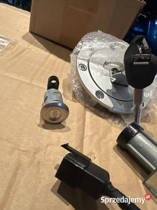 Stacyjka Korek Wlewu Zamek RIVERO MONZA 125 ZXN Poznań