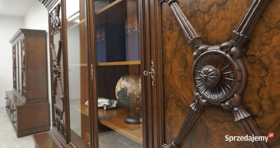 Zabytkowa biblioteka z lat 30tych w stylu