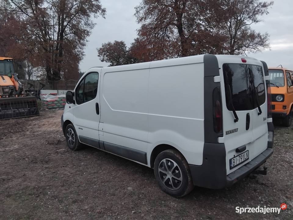 Renault Trafic 19dci 2004r 3 os