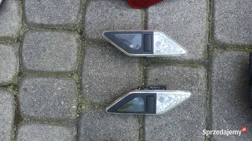 Lampki wnętrza BMW E46 Coupe słupek C Żywocice