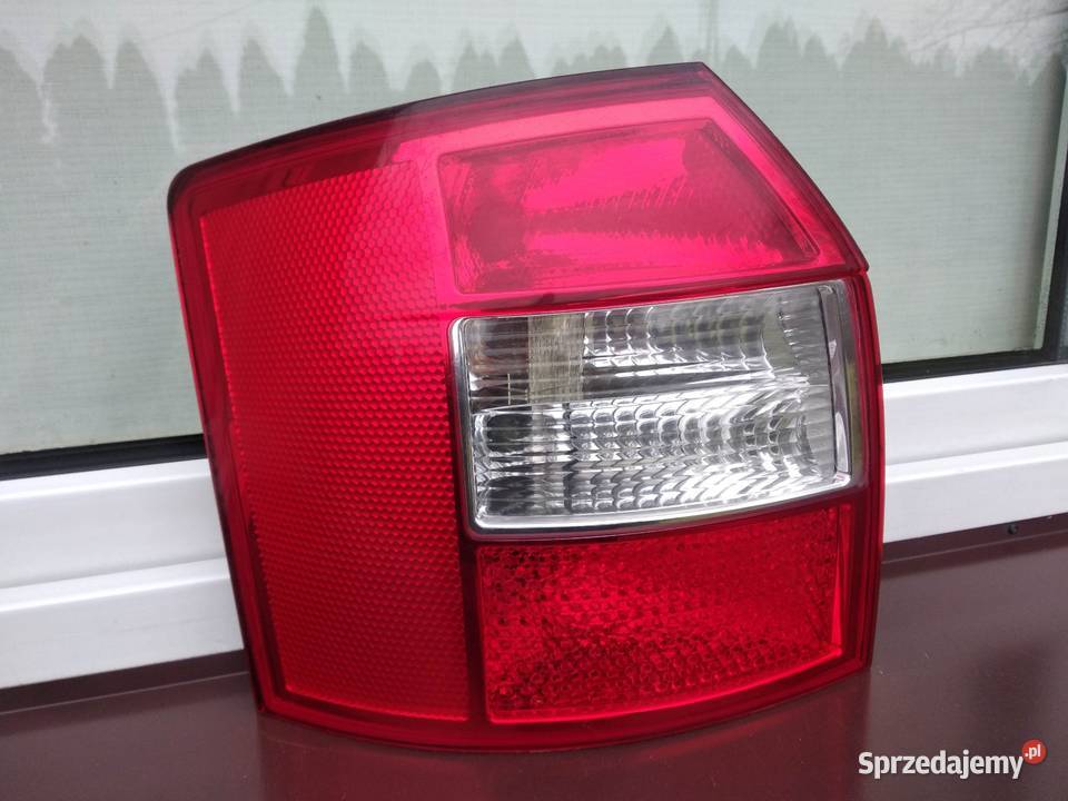 Audi A4 B6 Avant kombi lampa tył tylna lewa łódzkie Sieradz sprzedam