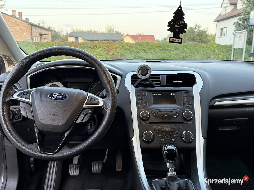 Ford Mondeo 15 EcoBoost Ambiente Plus lakier metallic