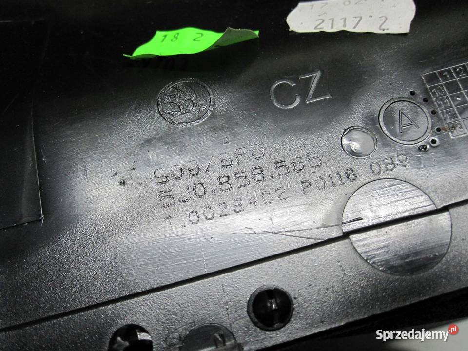 SKODA FABIA II LIFT 11r obudowa ramka licznika osobowe