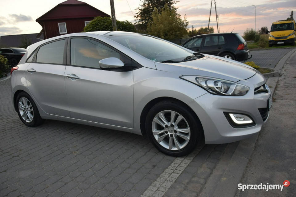 Hyundai i30 14B 2014r 103 Navi Kamera Oryginał Majdan Sieniawski sprzedam
