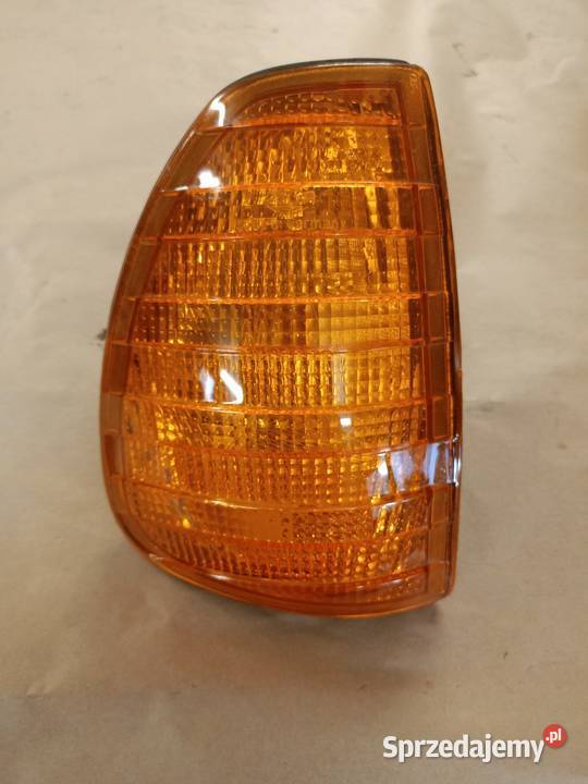 Kierunkowskaz prawy przód Mercedes W 123 Gorzów Śląski