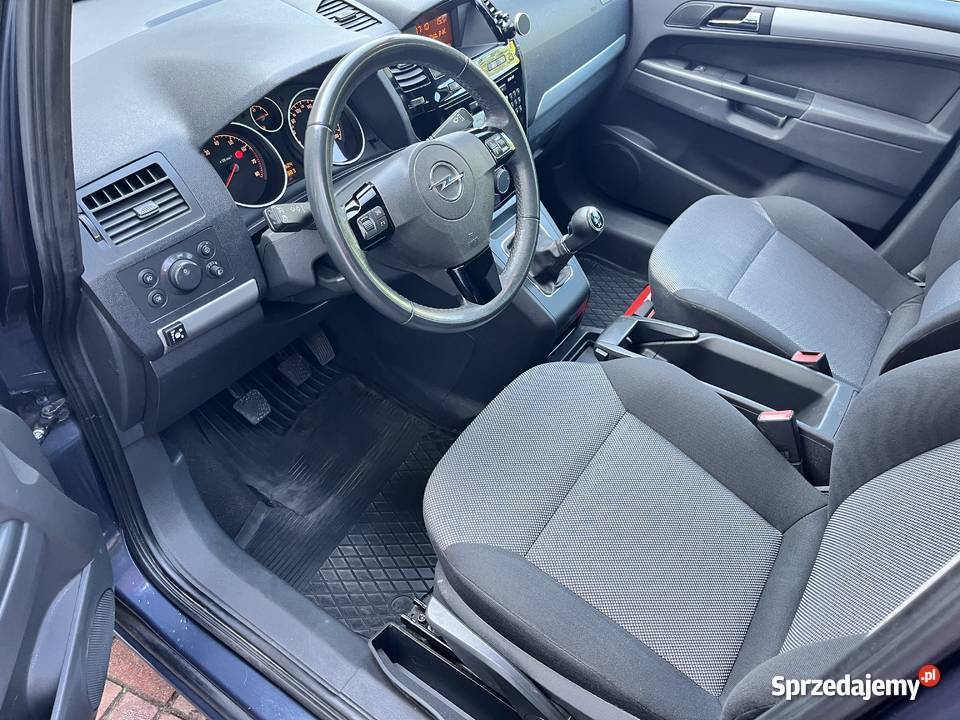 16 115 LPG COSMO 7 osobowy stan garażowany 1 kurtyny powietrzne Zafira