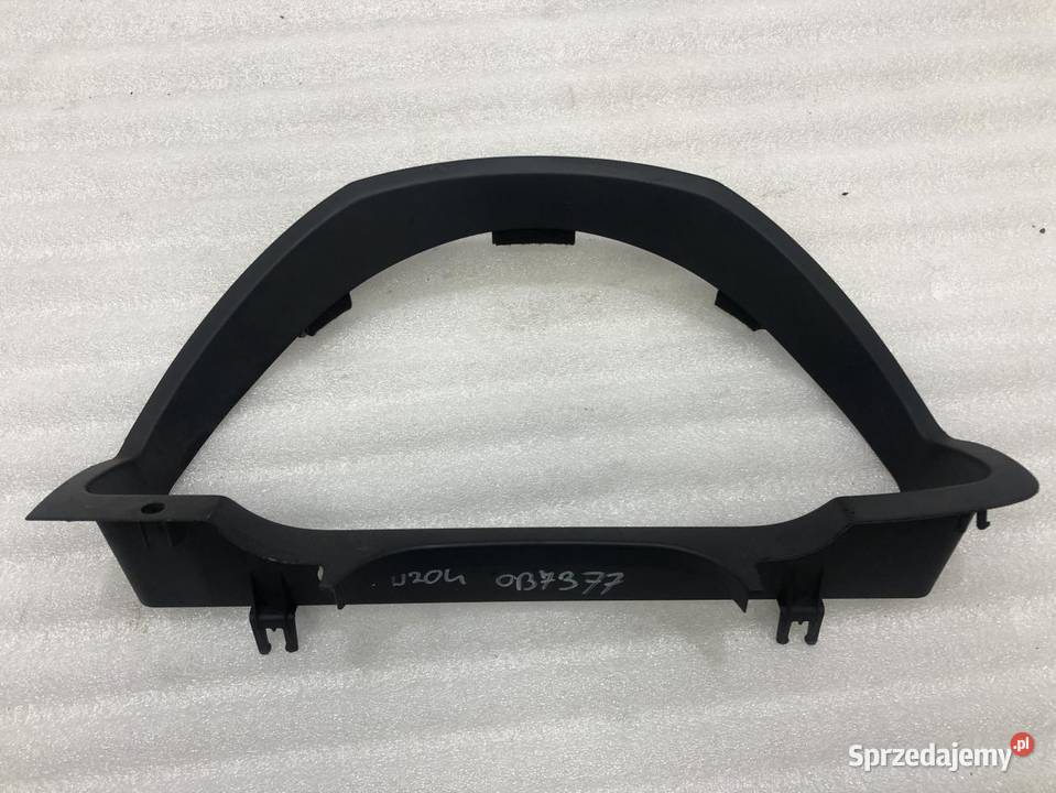 RAMKA LICZNIKA MERCEDES W204 A2046800023 osobowe sprzedam