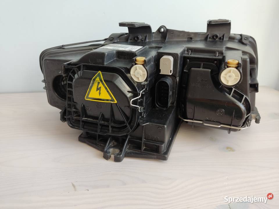 Reflektor lampa przednia ksenon Audi A4 B6 lewe Lampy przednie Głuchołazy