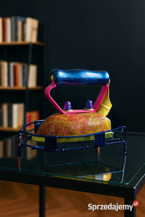 Niepowtarzalny przycisk do papieru w formie Wesoła