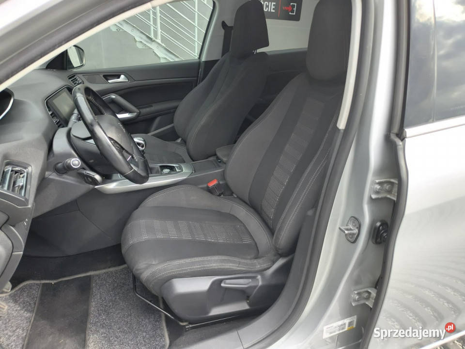 Peugeot 308 12 benzyna 130 6biegów full ledy uszkodzony Kęty sprzedam