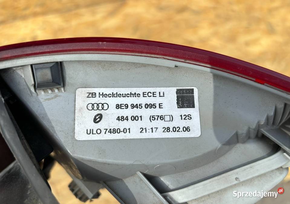 AUDI A4 2004 04 AVANT LAMPA TYŁNA LEWA LEWY Międzychód