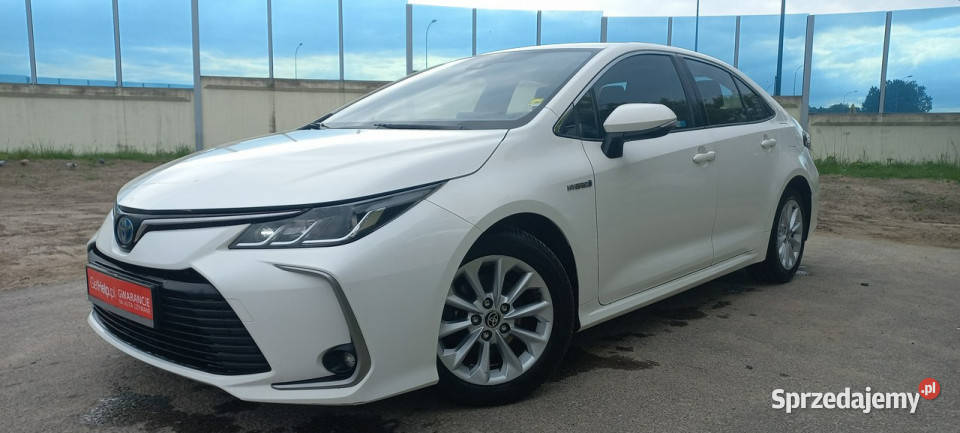 Toyota Corolla ECVT 18 Hybryda Pełna historia autoalarm