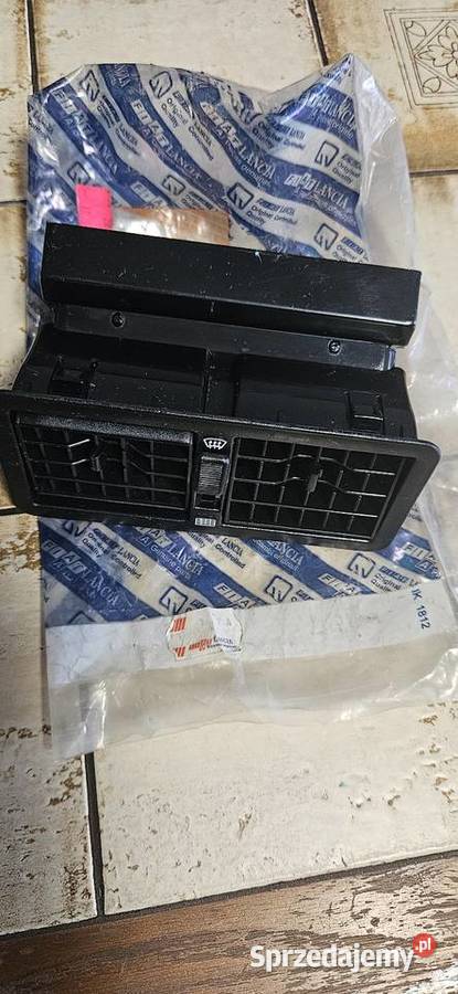 Fiat 126pNowaoryginalna kratka wlotu powietrza osobowe