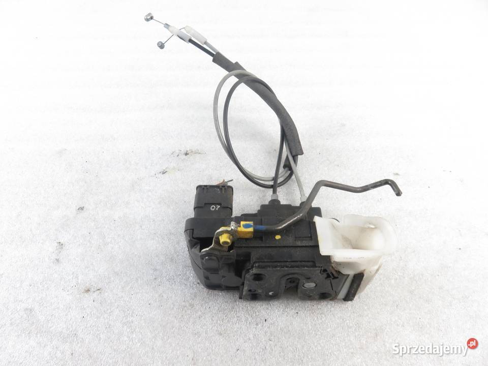 ZAMEK LEWY PRZEDNI HYUNDAI i20