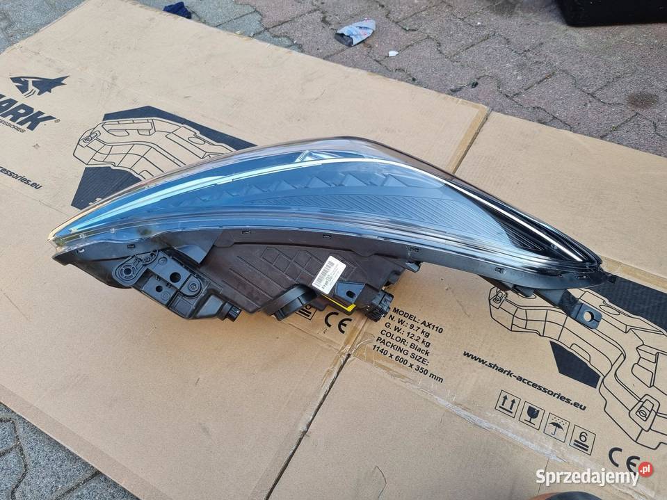LAMPA PRAWA PRZEDNIA PRZÓD XENON HYUNDAI i40