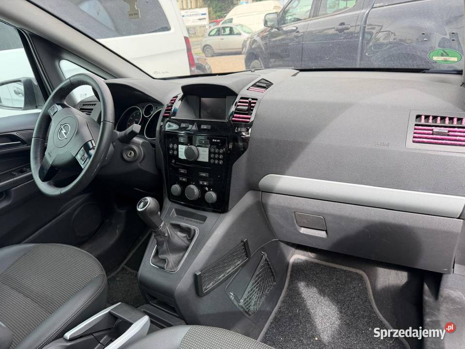 Renault Trafic 9 osobowy 2010 Wołów sprzedam