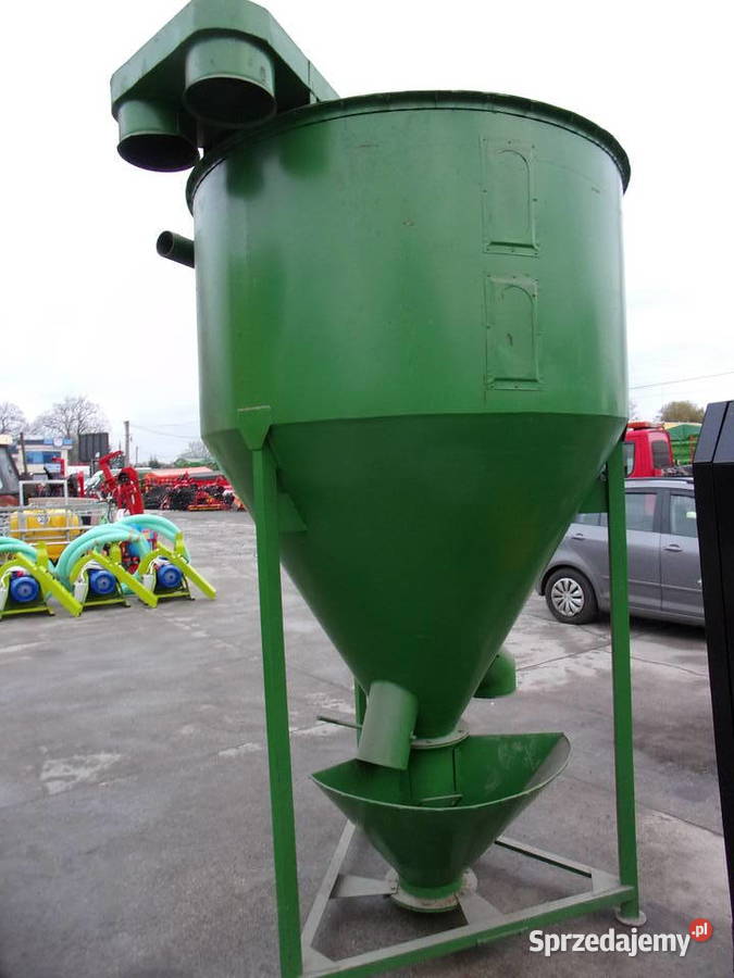 Mieszalnik pasz sypkich IGAMET 1200 dostępny w nieuszkodzony Opoczno
