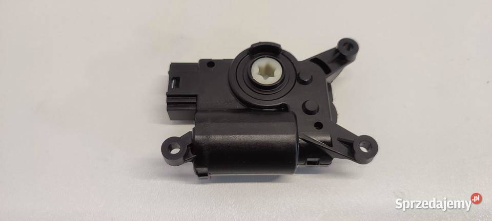 AUDI Q3 8U SILNICZEK NAGRZEWNICY 1K0907511Q
