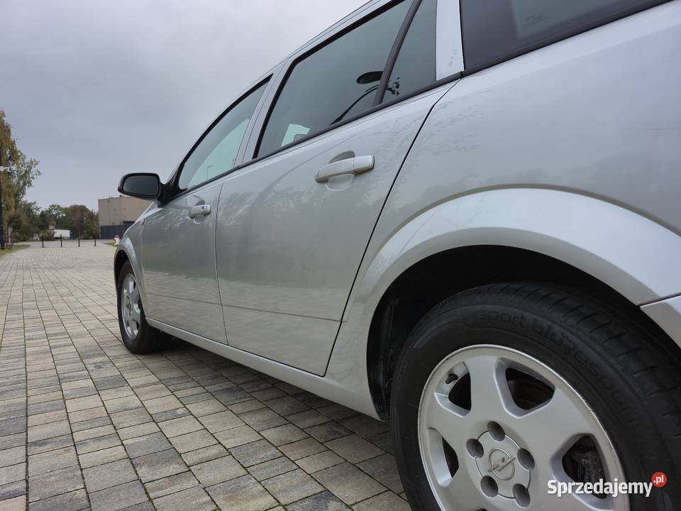 Opel Astra HBenzynaBez rdzySprawna Radomsko sprzedam