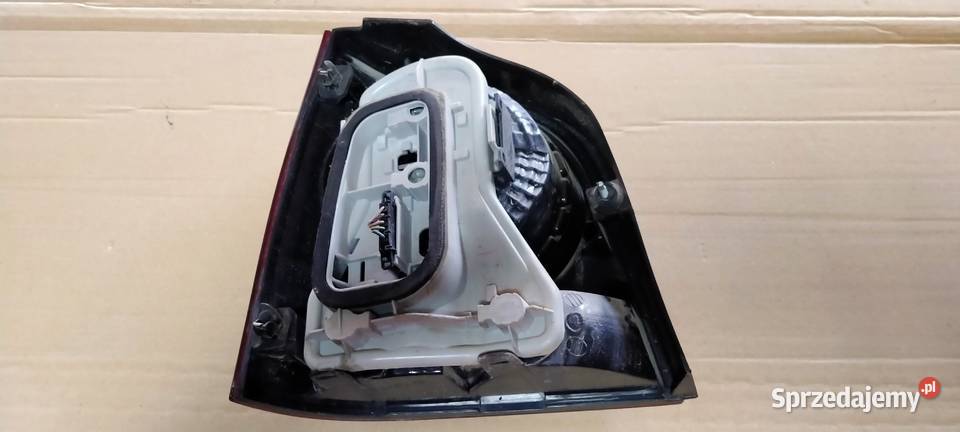VW POLO IV LIFT 0508 LAMPA PRAWY TYŁ Bielsko-Biała sprzedam