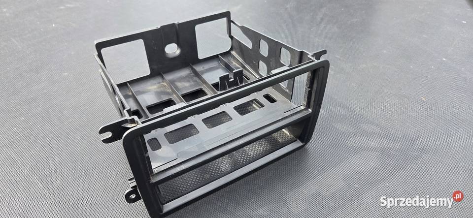 Kieszeń radia z półką ramka maskująca Schowki, półki Części samochodowe Łódź