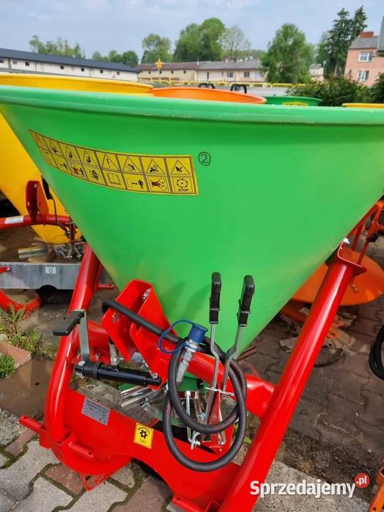 Rozsiewacz jednotarczowy do nawozów marki małopolskie Dobczyce