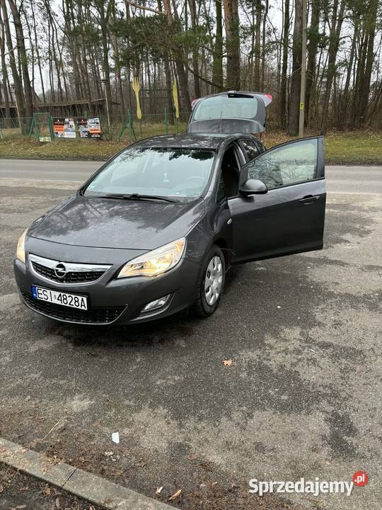Opel Astra J 16 Burzenin
