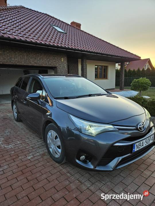 Toyota Avensis 16 TDI 2015 nawigacja Bartoszyce