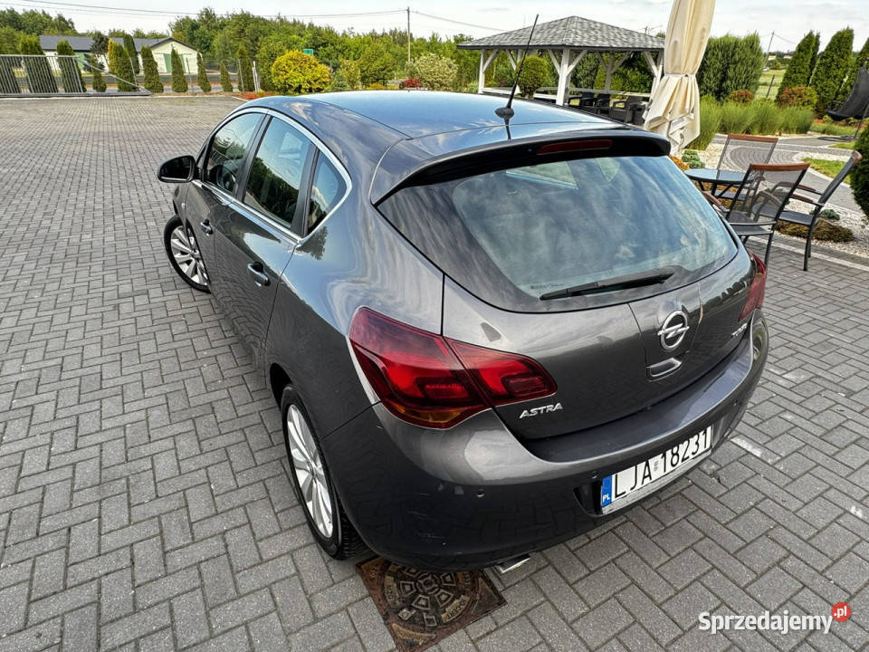 Opel Astra 14 Turbo 140 Grzane półskóry Ksenon