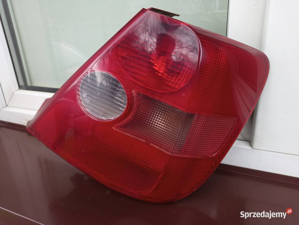 Honda Civic VII HB 3D EP lampa tył tylna prawa Sieradz