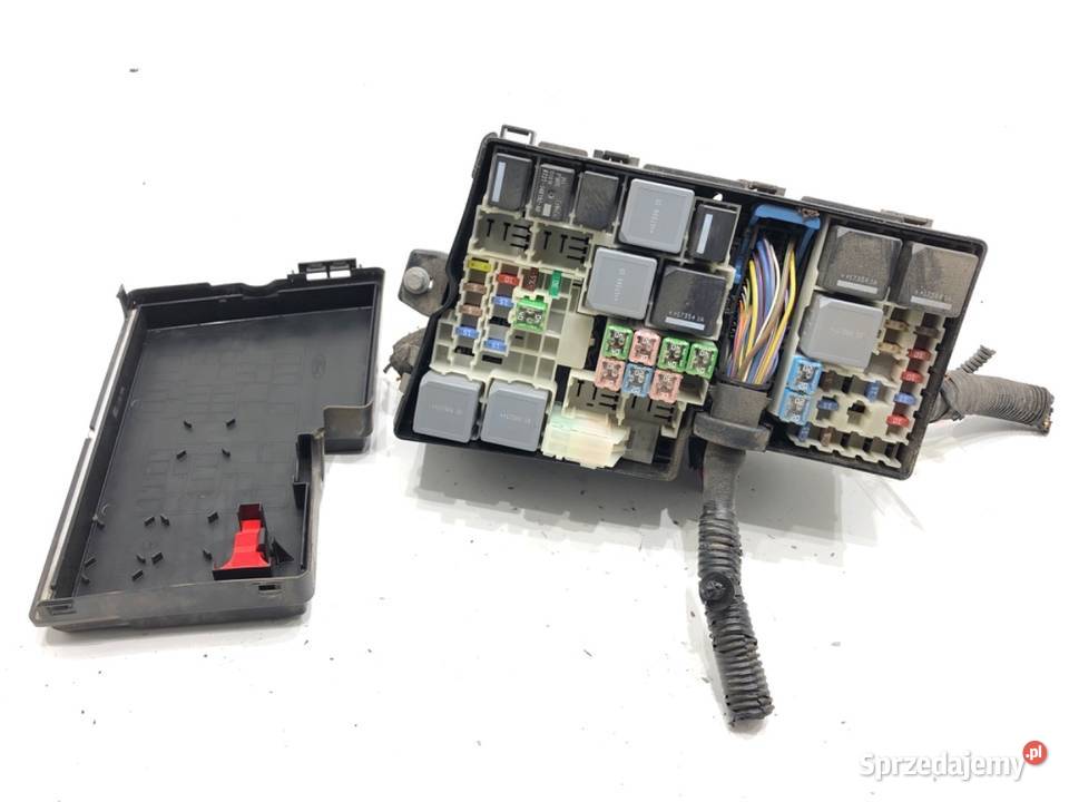 SKRZYNKA BEZPIECZNIKÓW FORD TOURNEO AV6T14A142AB Skrzynki bezpieczników