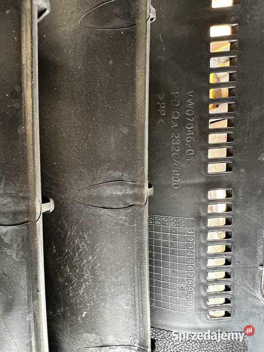 VW TOURAN 1T0 0306 GRILL ATRAPA CHŁODNICY Bielsko-Biała