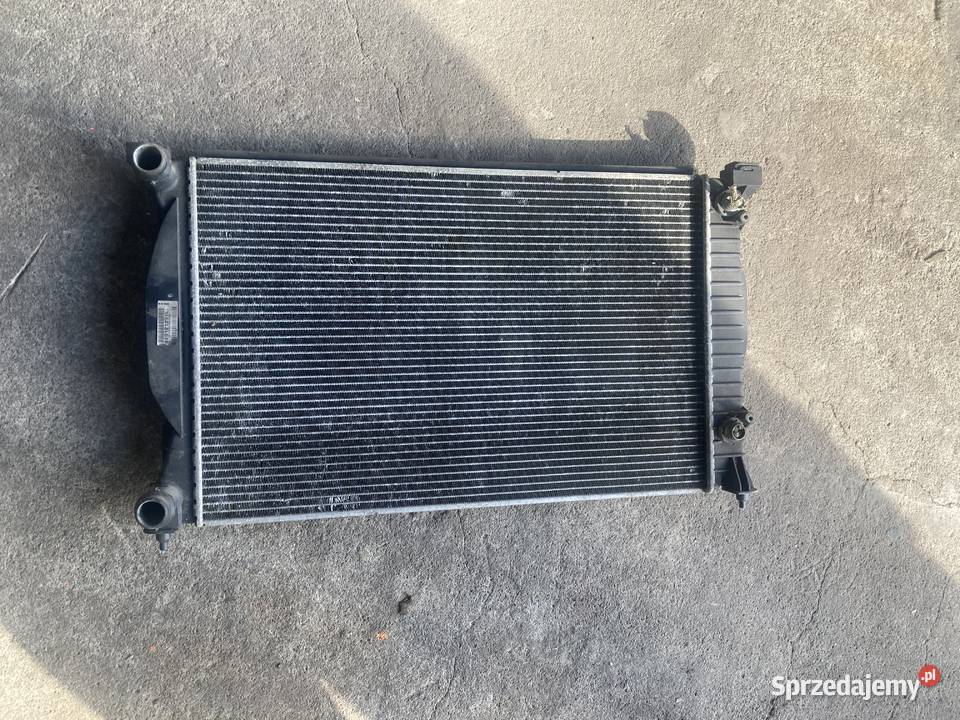 CHŁODNICA WODY AUDI A4 B7 20 TDI 8E0121251L