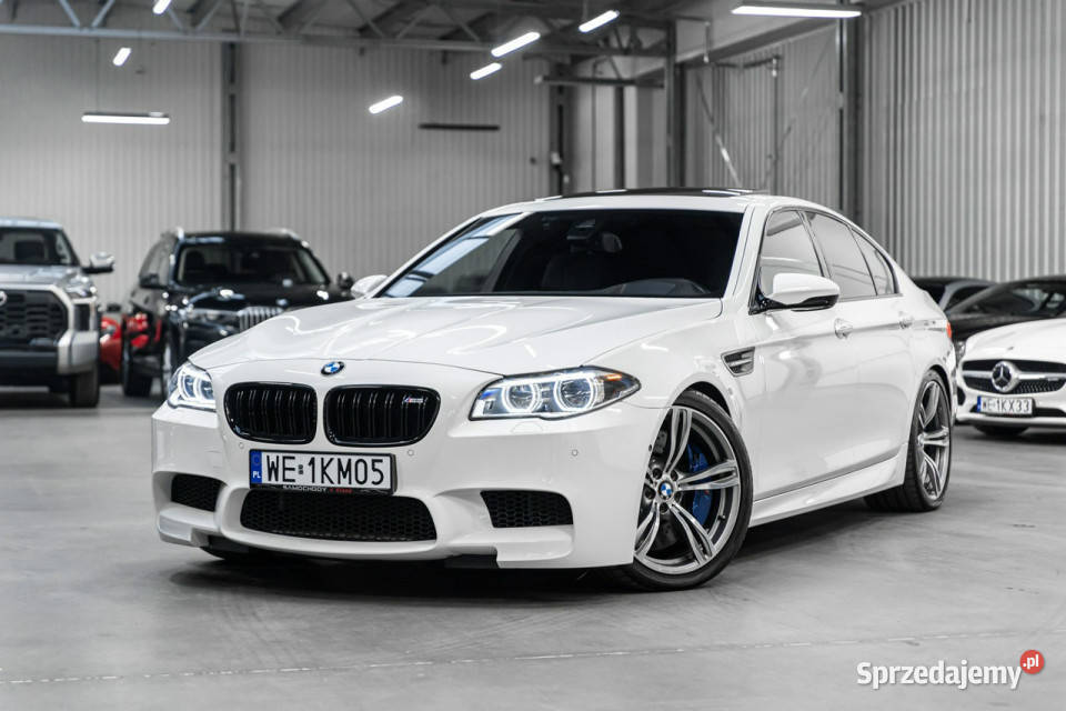 BMW M5 LCI 560 Idealna Bezwypadkowa FV 23 V F10 kamera cofania Węgrzce