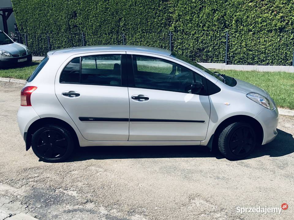 Toyota Yaris II SREBRZYSTY 10 VVTi 69 Krajowy benzyna Przeworsk