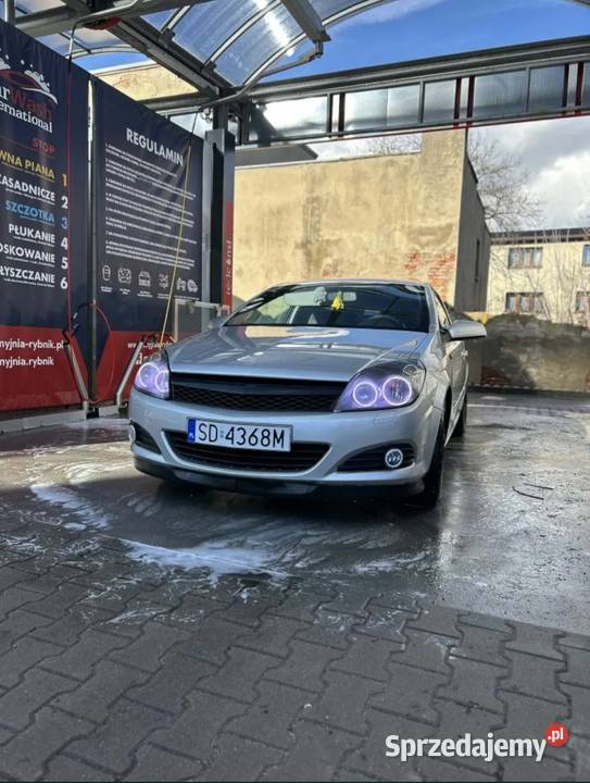 Opel Astra GTC zadbana srebrny Astra Rybnik