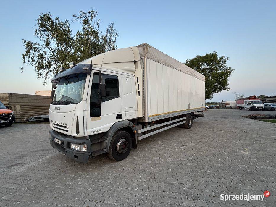 IVECO EUROCARGO 120E 280 kontener winda nieuszkodzony Samochody dostawcze Sobiesiernie