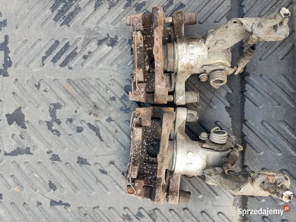 Zacisk hamulcowy jarzmo tył prawy lewy nissan Szczecin sprzedam