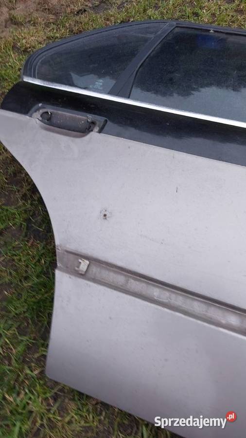 Drzwi prawy tył Bmw e30 sedan Drzwi Ścinawa
