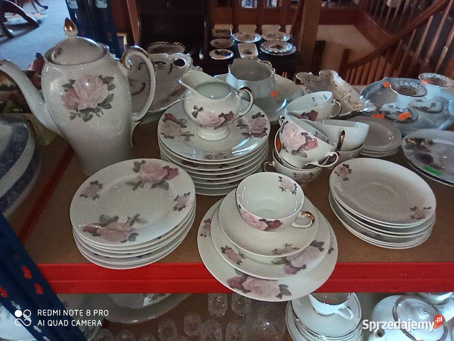 mlecznik KPM Krister z subtelną różą Porcelana i szkło Gdańsk