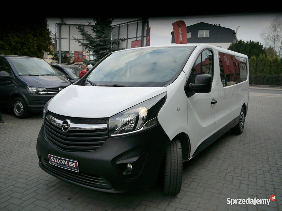 Opel Vivaro Długi 9osob Stan b 100bezwypadkowy 1598cm3 Vivaro Częstochowa