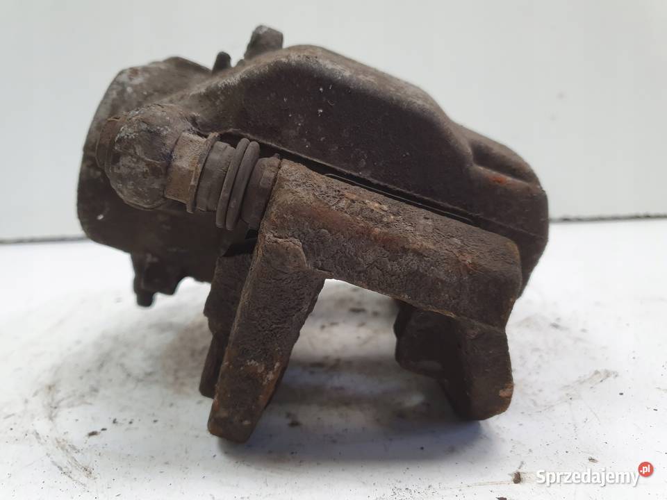 Mercedes W204 PRAWY PRZEDNI ZACISK HAMULCOWY Części samochodowe Rudka