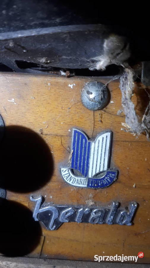 Triumph Herald znaczek logo napis Golczowice