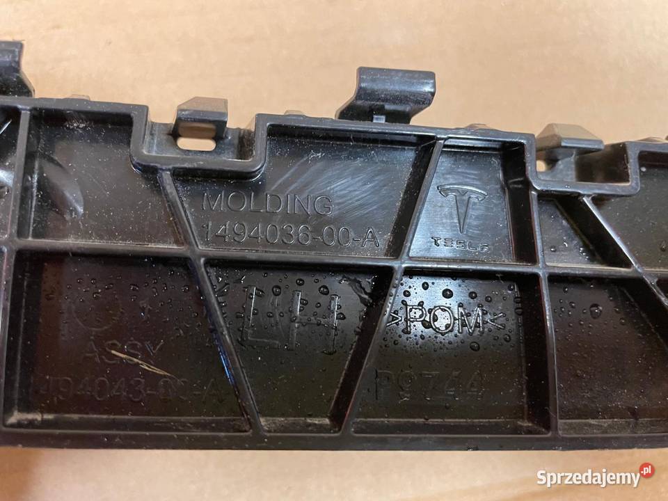 TESLA Y ŚLIZGI ZDERZAKA TYŁ prawylewy osobowe Międzychód