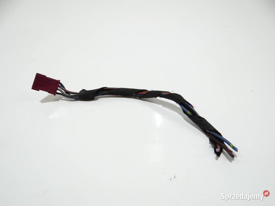 KOSTKA WTYCZKA LAMPY TYŁ W BŁOTNIK BMW E65 LIFT Strzyżewice