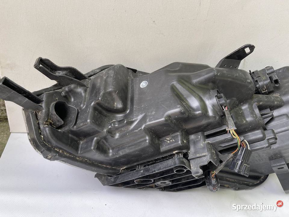 NISSAN QASHQAI J11 LIFT PRAWA LAMPA PRZÓD Ostroróg sprzedam