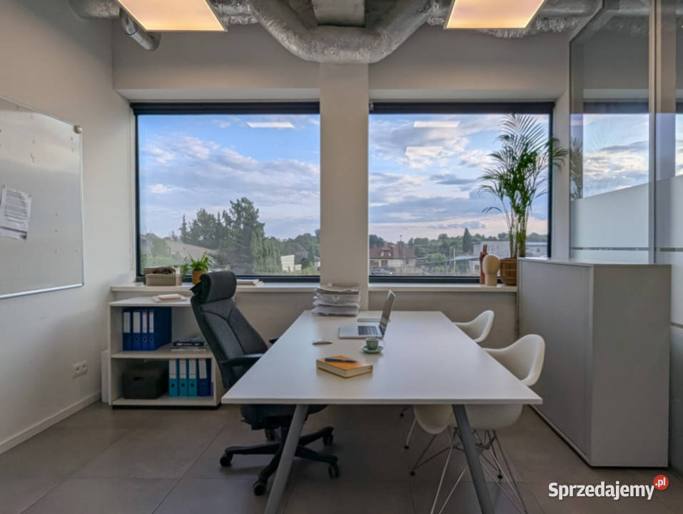 Magazyn i budynek biurowy Ursynów Baletowa Warszawa