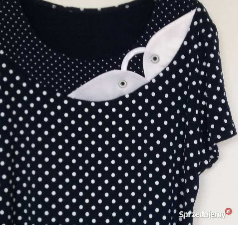 XL48 Bluzka w roszki granatowe tło Butik